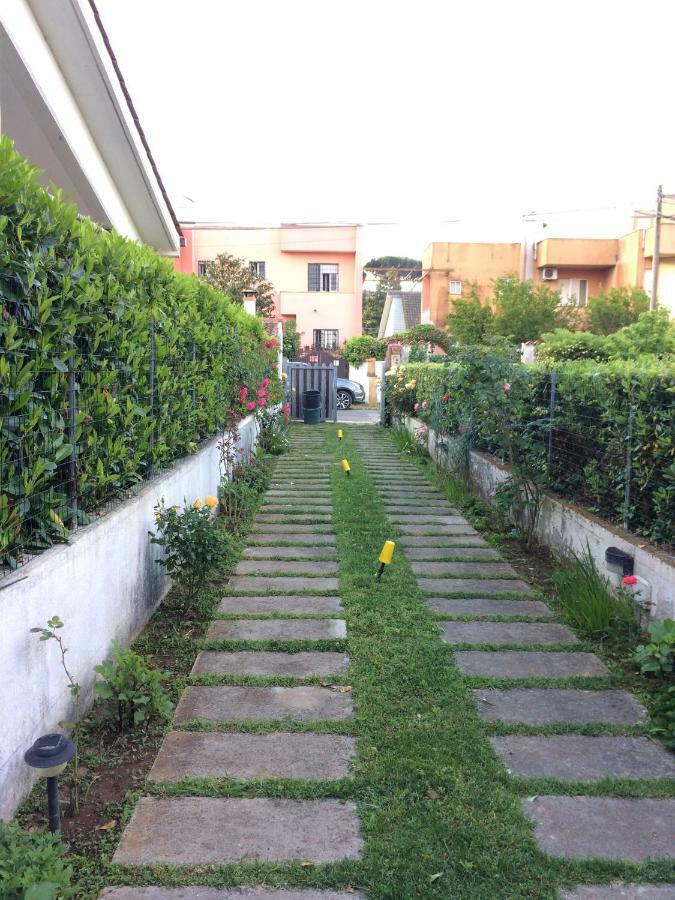 Alloggio Per Uso Turistico Villa Lido dei Pini Exterior foto